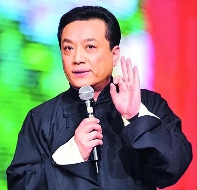 相声演员王平51岁去世,留下妻女悲痛欲绝,逝世原因让人泪目