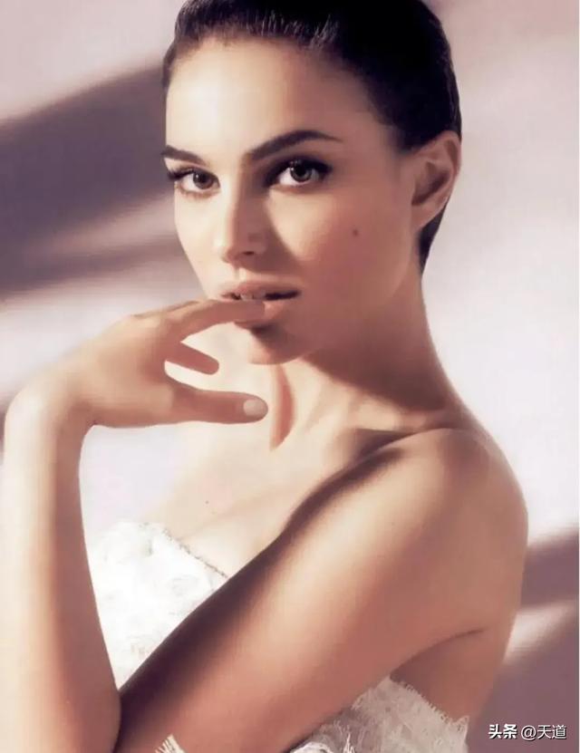 太敢拍了:西班牙大尺度电影《戈雅之灵》,从艺术中触动心灵