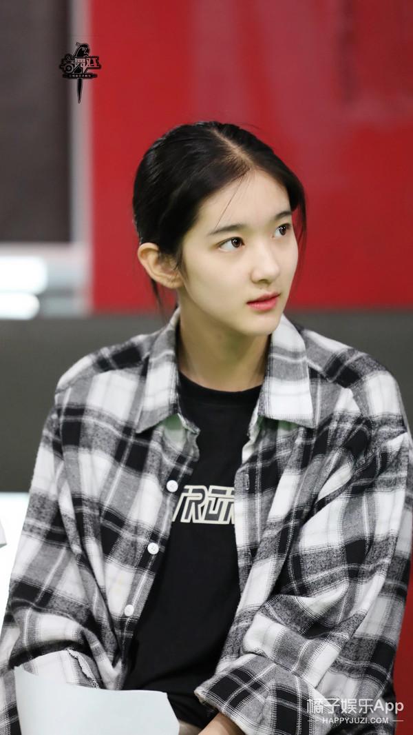 内娱学历内卷了？回顾历届明星高考成绩，张新成关晓彤被称真学霸