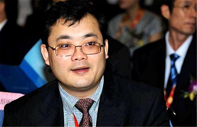 曹德旺的豪宅占地5亩，地下室藏满了茅台酒，3个子女却不愿来住