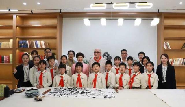 崇文馆开馆!艺术大师齐聚杭州这所学校,助力孩子们成就艺术之梦