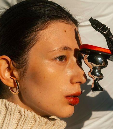 拖鞋要带点跟才好看