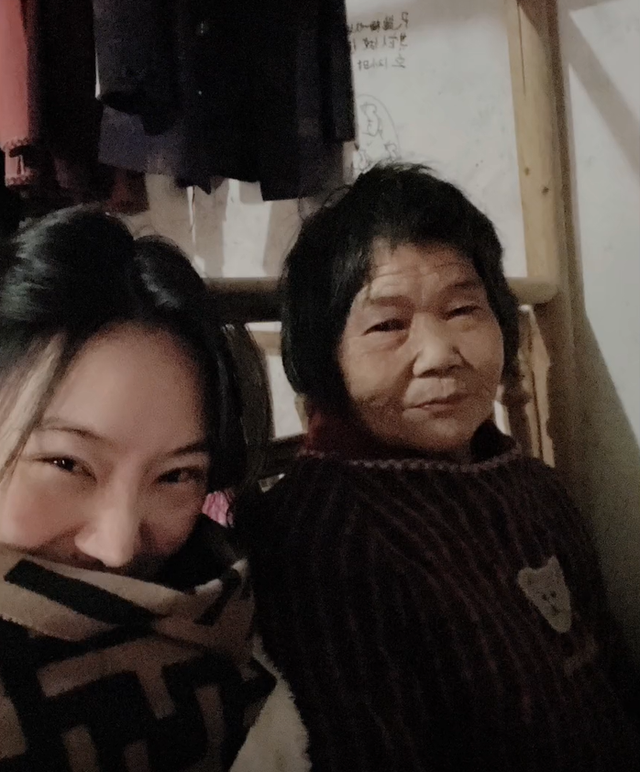 湖南女孩被誉为抖音“余华”，文笔细腻回忆童年，外婆是唯一女主