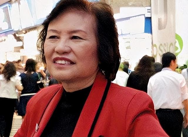 87岁无性无爱，为做慈善倾家荡产，明明长得丑却被称最美女神