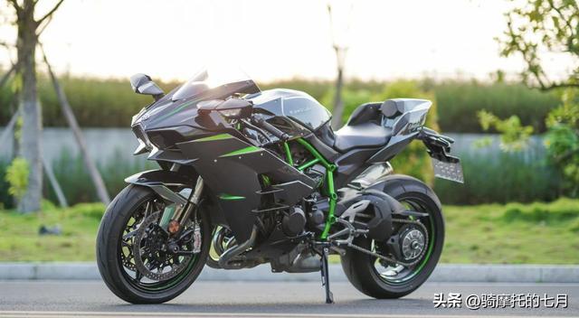 这台川崎H2C，又是多少人的梦中情车呢？
