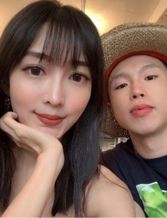 他因脸上有麻子被赐名烧饼，13岁德云社出道，今变肌肉男娶娇妻