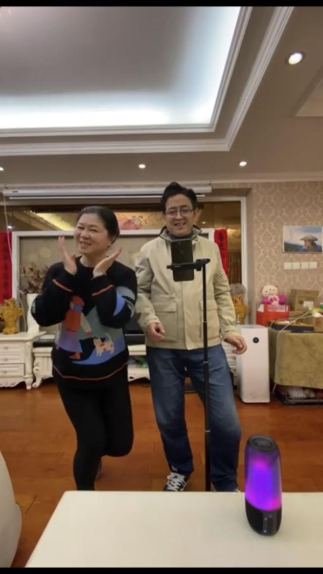 “我妈说我没结婚就是害了她！”26岁姑娘崩溃：不结婚就是错？