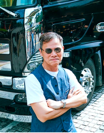 66岁罗大佑近况曝光，开刀55天仍未完全康复，8岁女儿成精神支柱