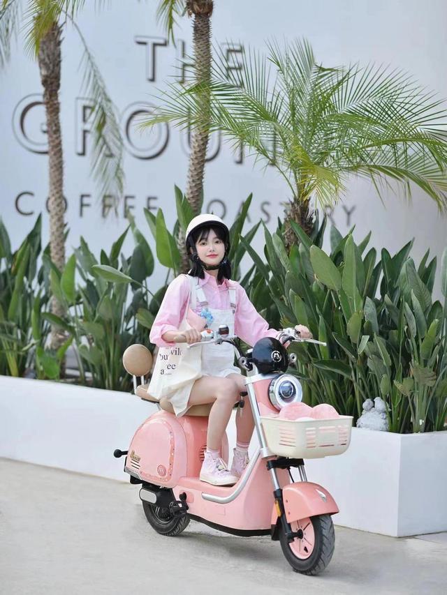 爱玛推出“网红车”蛋蛋2023 轻奢浪漫有格调