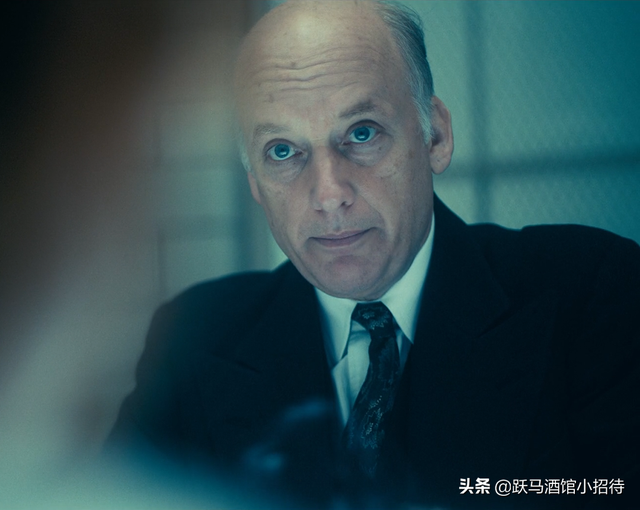 杰昆·菲尼克斯的《小丑》究竟牛在哪，看看这些可怕的细节