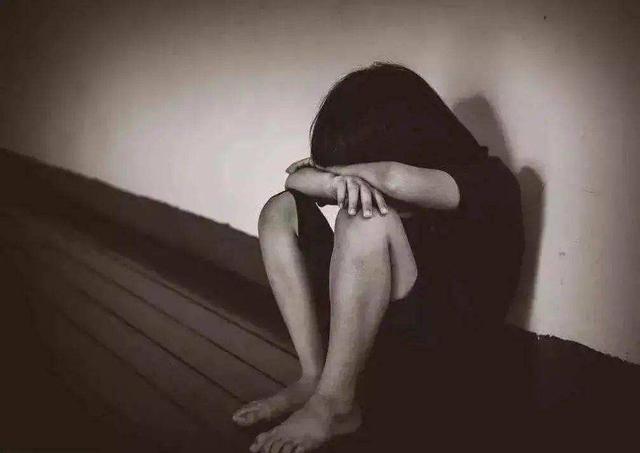 2012年清华女硕士跳楼自杀，调查发现家族女性全部是自杀，为何？