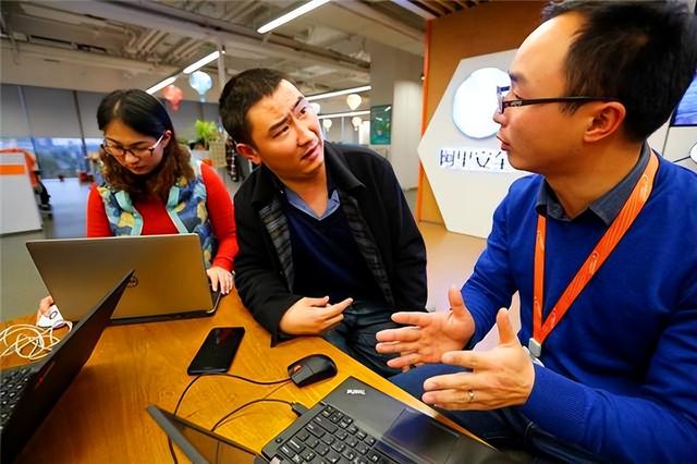 一天看4000条黄片、频起生理反应，日薪千元鉴黄师，普通人能做吗