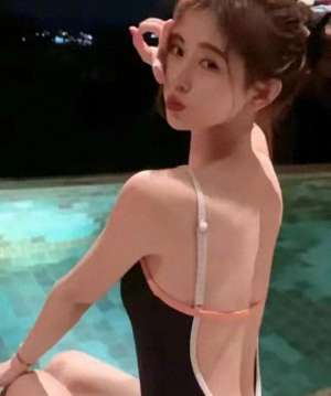 鞠婧祎泳装(夏日热潮：鞠婧祎泳装美照引发网友狂赞)