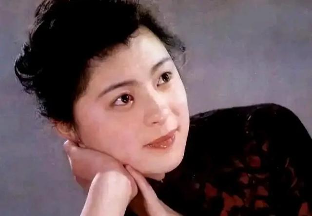 刘佳：嫁富商丈夫，婚后浪漫贴心，与儿子处成朋友