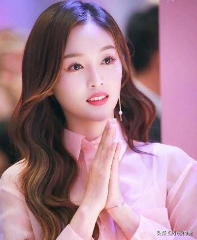 贵圈艺人学历:蔡徐坤王一博高中,黄明昊小学,还有小学没毕业的