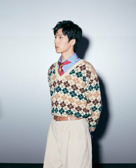 当鹿晗和李现撞衫，颜值竟被他碾压？不在一个水平线上