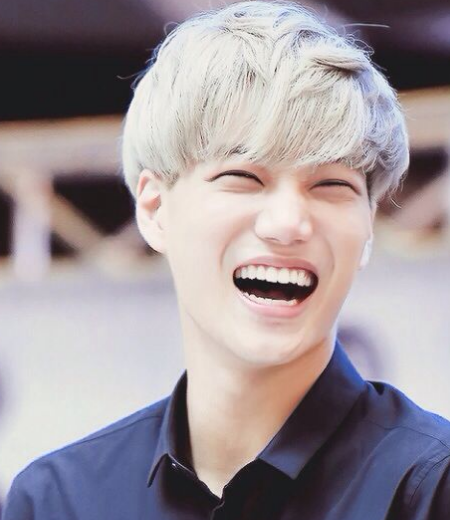 Krystal郑秀晶KAI恋情曝光 Kai金钟仁资料背景私照曝光