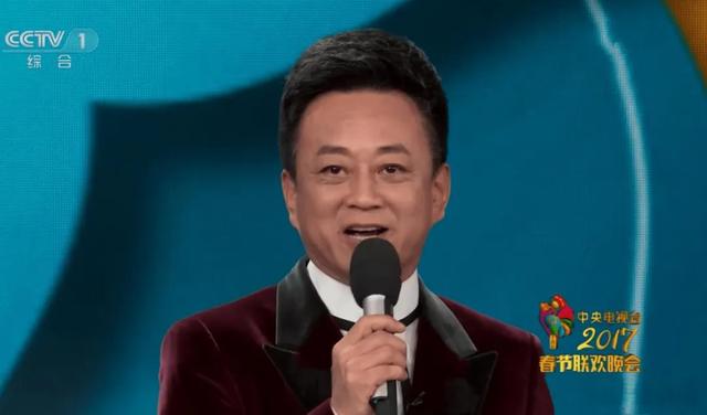 央视主持朱军罕见露面，断崖式衰老令人唏嘘，赢了官司事业却毁了