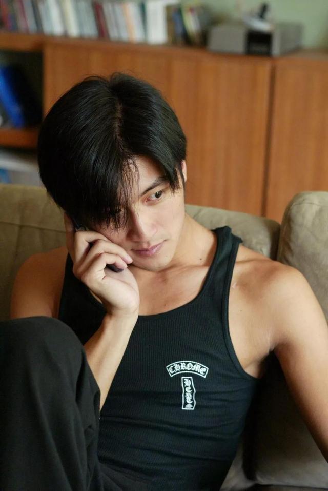 谢霆锋张柏芝9岁小儿子近照：笑容似老爸，留着谢霆锋同款刘海