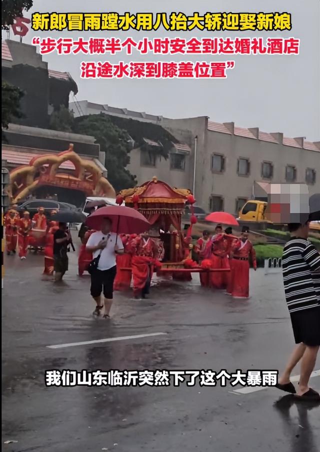 太疯狂了！暴风雨中的满分婚礼！真真是“风雨无阻”啊！