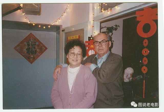 他是八一厂饰演美国人专业户，却是位传奇一生的革命军人、导演