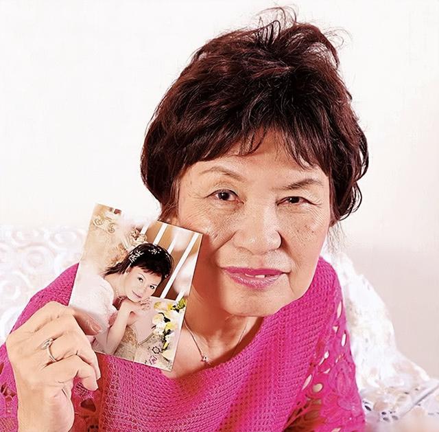 87岁无性无爱，为做慈善倾家荡产，明明长得丑却被称最美女神