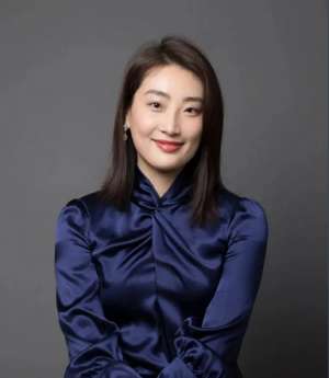 娃哈哈代言人(身价810亿元娃哈哈接班人宗馥莉成为中国女首富)