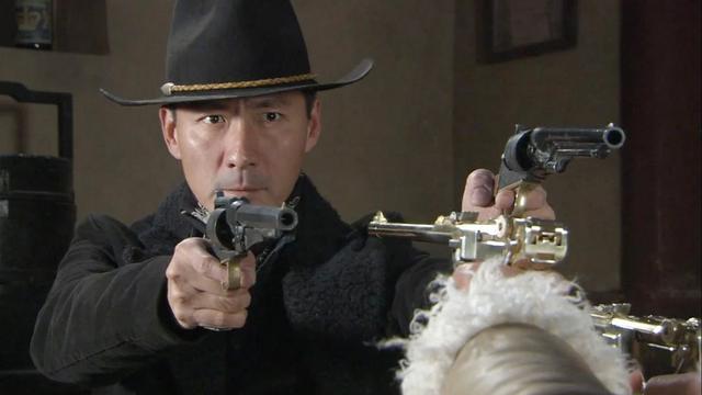 《孤胆英雄：燕双鹰的传奇人生》