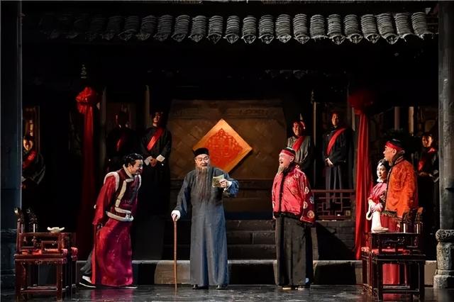 蓝天野：前半生是地下尖兵，后半生是戏剧演员，94岁获七一勋章