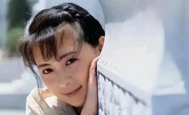 刘佳：嫁富商丈夫，婚后浪漫贴心，与儿子处成朋友