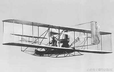 用皮筋做个飞机就能飞几百米啊