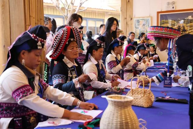 有一种叫云南的生活·旅居云南丨是时候去村里旅居，做一次曼海“精神村民”！