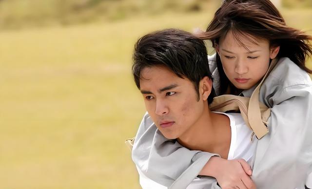 以为是夫妻实则只是搭档，如此默契难怪大众会有错觉