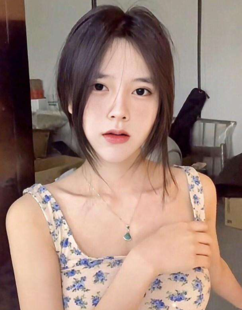 “牛排西施”小霸宠：与二辰炒CP，为了流量无下限，哥哥变老公？