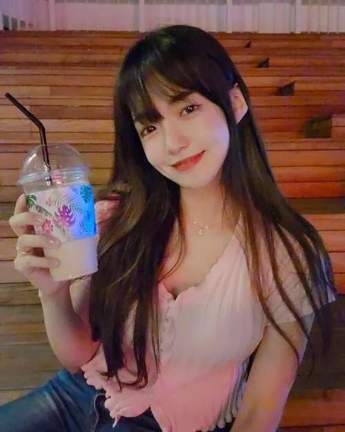 韩国微胖女神朴恩率，肉都长在该长的地方，网友说这身材爱了