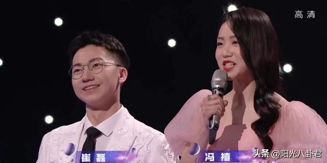 大瓜！新人女主持遭湖南卫视打码，被曝高调交往许嵩，刚红就出走