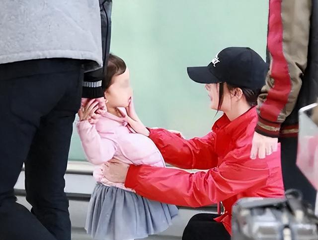 刘恺威李晓峰疑似分手！老爸刘丹亲口证实，网友怒斥他谎话连篇