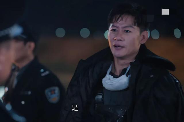 重温《狂飙》：原来，李响才是第一个利用安欣的那个人