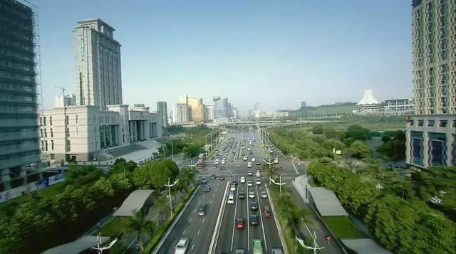 金牌女主播渴望飙车潜伏,上天入地!