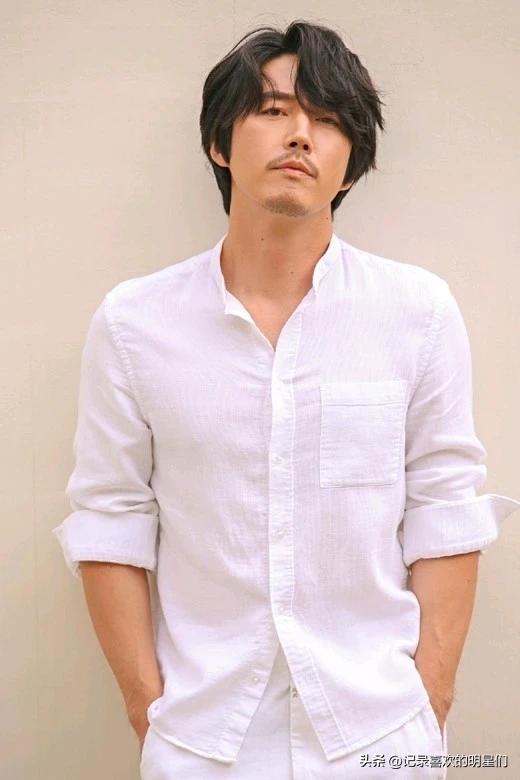 年近45岁的张赫依旧少年感满满，他的少年感来源于什么地方？