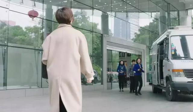 金牌女主播渴望飙车潜伏,上天入地!