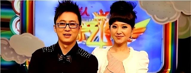 央视著名主持人和大8岁领导闪婚，婚后分居多年，她过得幸福吗？