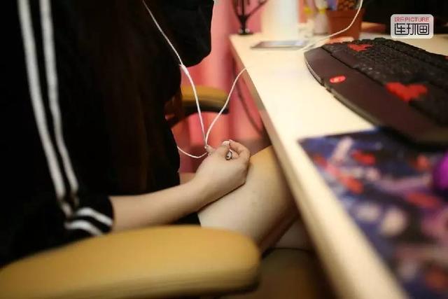 文化局当头一棒 丨 哪些直播真人秀亮红灯？