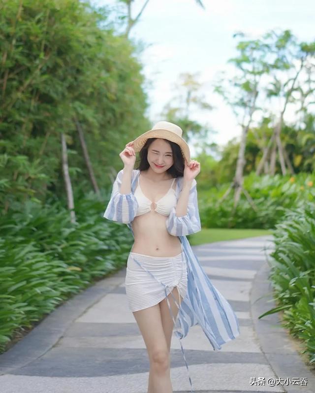 TVB一线主持女友三点式泳衣索到爆，样靓身材正，不出道好浪费