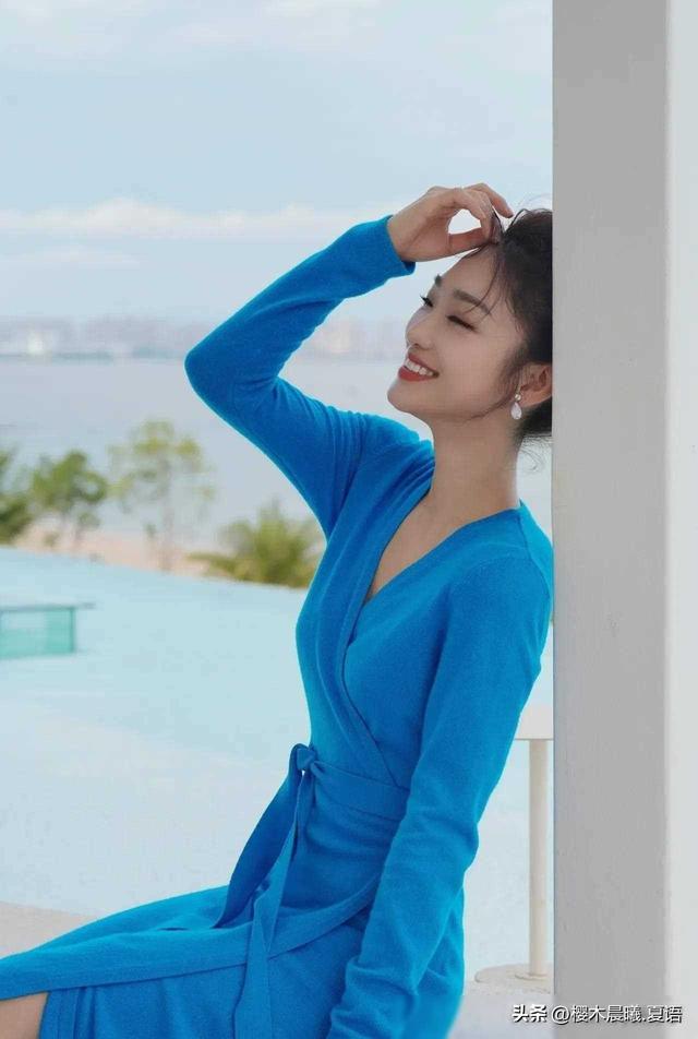 笑起来最好看的女主持人，央视电影频道当家花旦蓝羽，你认同吗？