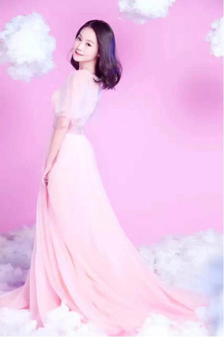 陌陌民歌公主青青亮相好声音官频 军歌嘹亮感人至深