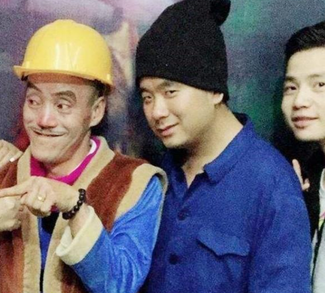 此人靠“光头强”走红，娶网红开豪车，后媳妇跑路，开摩的讨生活