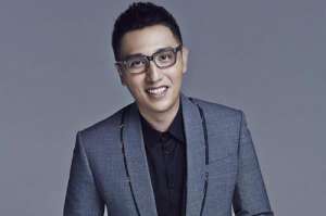 中国蓝女主播(“中国好舌头”华少，一手好牌打稀烂，走到今天的结局该怪谁呢？)