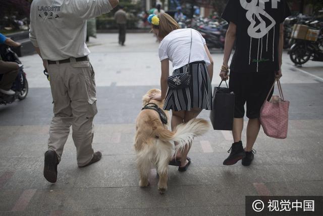 上海网红女主播直播欧洲杯，称独自看球太寂寞