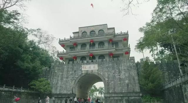 金牌女主播渴望飙车潜伏,上天入地!